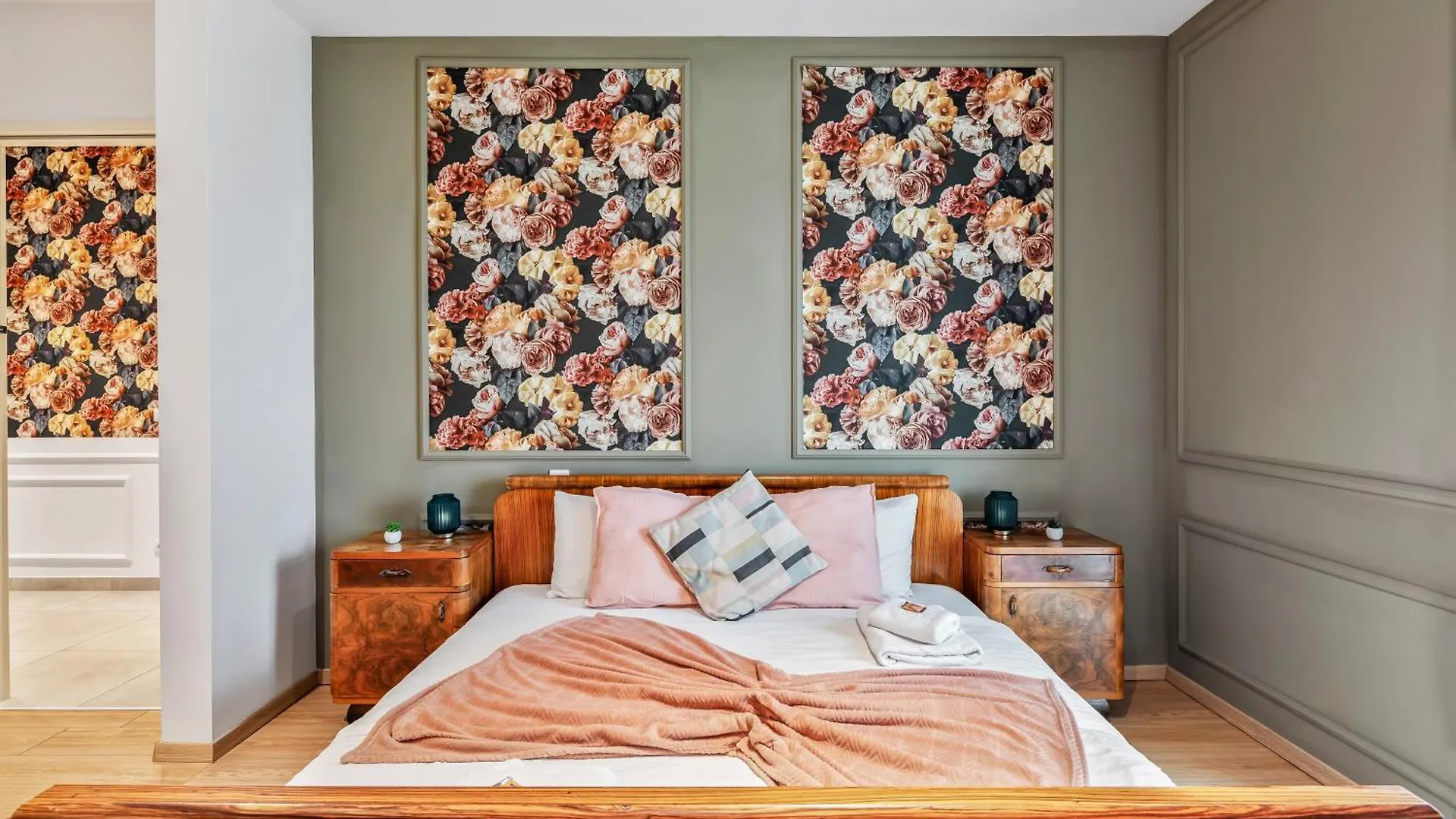 Vibestudio Vintage Flower - Central - New - Ac Apartment Wien
